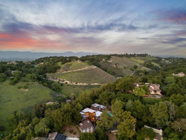 15640 Shannon Heights Road, Los Gatos CA: https://media.crmls.org/mediaz/55c04636-c748-42ac-8ad4-ca60695e1081.jpg