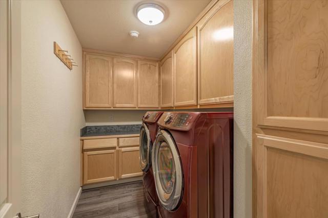 2161 Teakwood Court, Hollister CA: https://media.crmls.org/mediaz/55c07f8e-ce81-4e20-a735-0df86ec64240.jpg