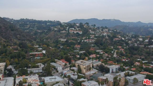 7250 Franklin Avenue, Los Angeles CA: https://media.crmls.org/mediaz/55c0a933-4072-47fb-b91e-734ab6a8b984.jpg