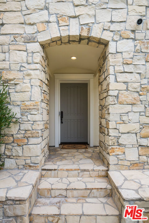 755 31st Street, Manhattan Beach CA: https://media.crmls.org/mediaz/55c13c5d-3cc4-487b-9e95-f153b9d306b4.jpg