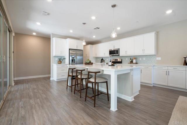 Detail Gallery Image 12 of 51 For 21644 Long Trot Dr, Escondido,  CA 92029 - 4 Beds | 3 Baths