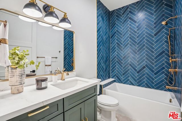 4034 Coolidge Avenue, Culver City CA: https://media.crmls.org/mediaz/55c1779a-3c64-450c-8613-996e18c4e0e2.jpg