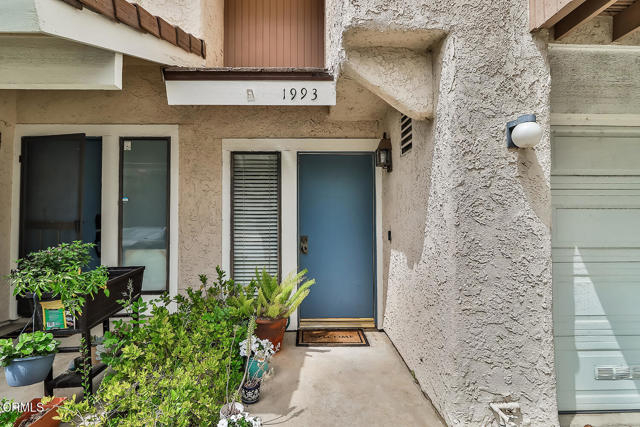 1993 Wheelwright Lane, Newbury Park CA: https://media.crmls.org/mediaz/55c1d116-14b5-4960-b4d3-9409475da9e9.jpg