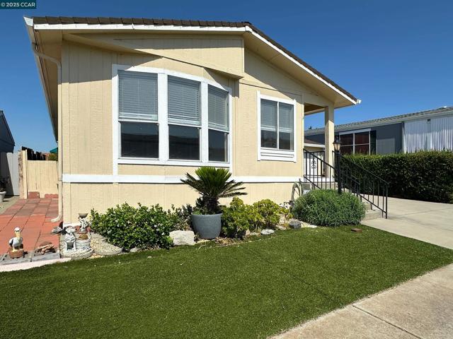 1840 Paris Ln, Antioch CA: https://media.crmls.org/mediaz/55c1f10f-f643-4050-9e7b-6b17278e16ba.jpg