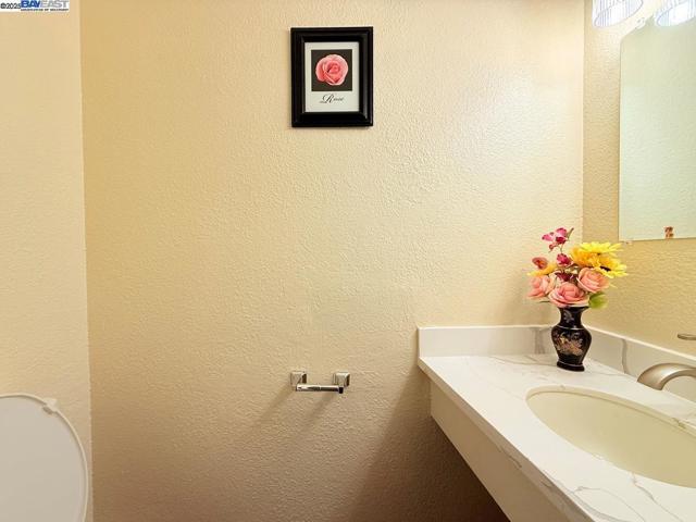 68 El Toro Ct, Fairfield CA: https://media.crmls.org/mediaz/55c1f3a6-b9c8-4b3b-aa66-7e93cabd090b.jpg