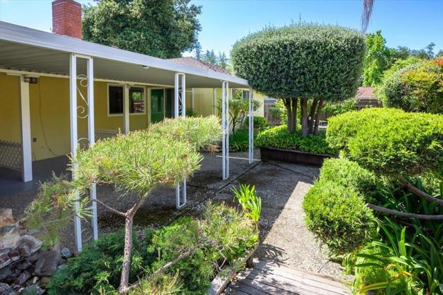 18654 Aspesi Drive, Saratoga CA: https://media.crmls.org/mediaz/55c2866e-76b9-4c0c-82c3-272335e3fef2.jpg