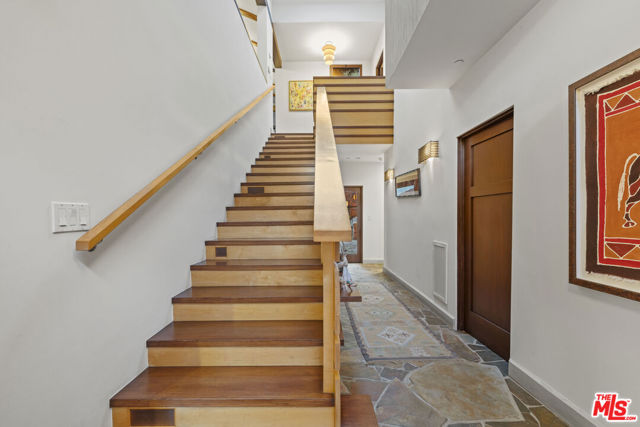 Image 42 of 67 For 2669 Harlesden Court