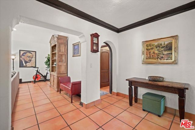 6119 Del Valle Drive, Los Angeles CA: https://media.crmls.org/mediaz/55c29e02-a56d-49bd-8a60-47389c7c36bb.jpg