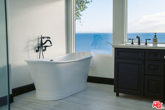 21607 Rambla Vista, Malibu CA: https://media.crmls.org/mediaz/55c2e578-eb66-411e-ae22-a2a56e52354c.jpg