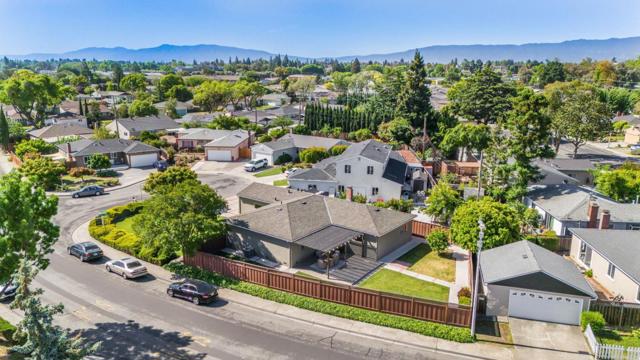 3468 Bella Vista Court, Santa Clara CA: https://media.crmls.org/mediaz/55c3a34b-2dc6-42e0-bd2b-082d6163c9d5.jpg