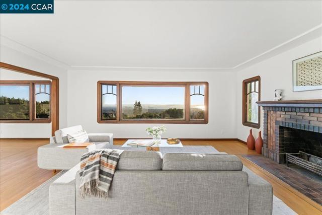 Image 1 of 60 For 900 Spruce Street