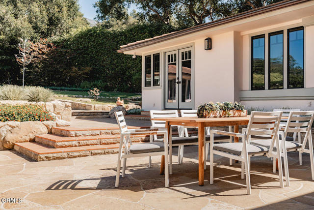 840 Ivy Lane, Montecito CA: https://media.crmls.org/mediaz/55c4413e-9b4e-42e0-ab96-2c9c72d81734.jpg