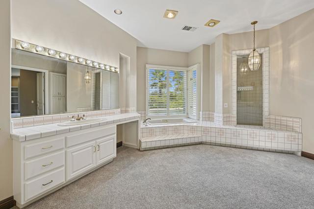 431 Flores de Oro, Rancho Santa Fe CA: https://media.crmls.org/mediaz/55c471f9-f22b-4bc7-ae7e-95326bab0057.jpg