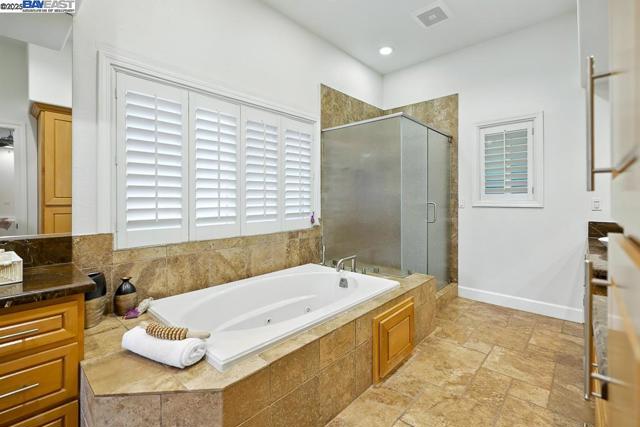 874 Overhill Dr, Hayward CA: https://media.crmls.org/mediaz/55c47b34-64b6-43ce-a020-f1bf6c68f63e.jpg