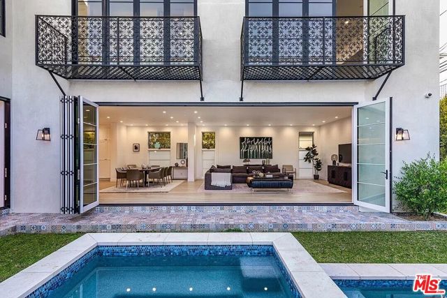12509 W Sunset Boulevard, Los Angeles CA: https://media.crmls.org/mediaz/55c4844a-c2ee-4ac2-99b3-f93806aa3b9e.jpg