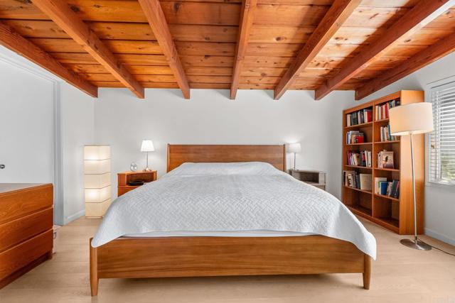 Detail Gallery Image 16 of 44 For 7209 Draper, La Jolla,  CA 92037 - 3 Beds | 3 Baths