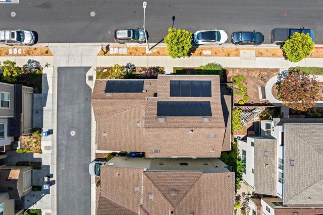 8563 Schooner Way, Newark CA: https://media.crmls.org/mediaz/55c587d1-a4c1-42f4-b815-58ea0a5b3590.jpg