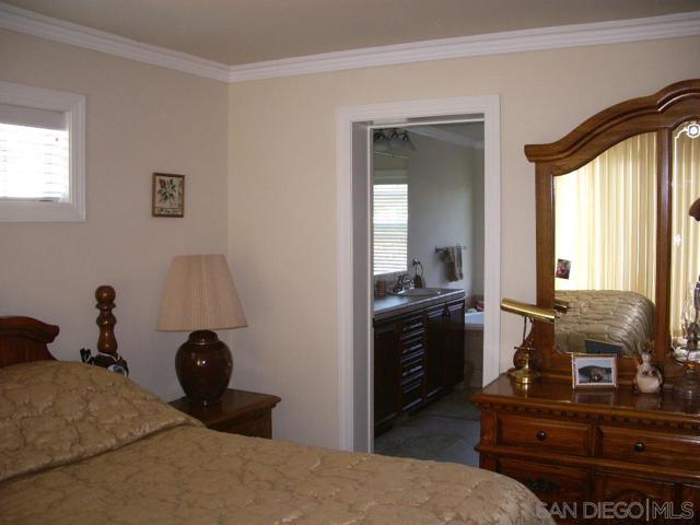 3012 Rosecrans St, San Diego CA: https://media.crmls.org/mediaz/55c5890c-a045-4079-a1da-508993eb84f0.jpg
