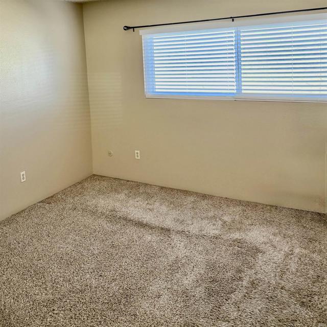 Image 9 of 22 For 1149 Emerald Avenue