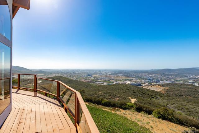859 Cocos Dr, San Marcos CA: https://media.crmls.org/mediaz/55c61e89-bad9-4e4e-a4fe-dc48d09c036f.jpg