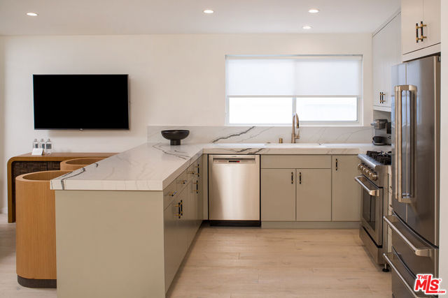 8917 W Cynthia Street, West Hollywood CA: https://media.crmls.org/mediaz/55c62fea-2116-4c83-bba7-222fe370c6b5.jpg