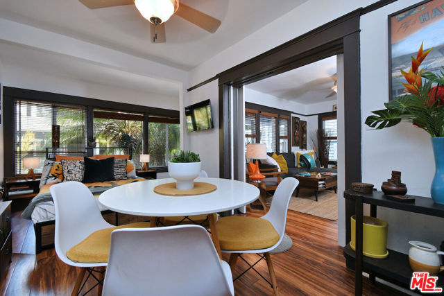 224 Horizon Avenue, Venice CA: https://media.crmls.org/mediaz/55c66899-9180-43f3-92e9-523ddc0246a8.jpg