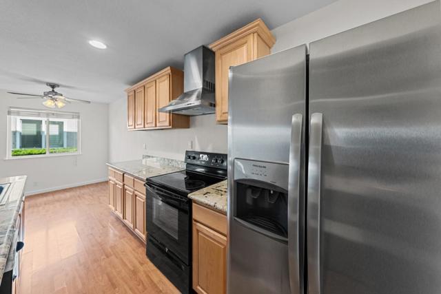 5492 Tradewinds Walkway, San Jose CA: https://media.crmls.org/mediaz/55c67762-0b40-48a2-9c3f-8c355f07539c.jpg