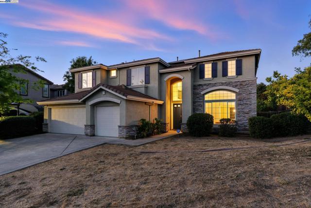 3909 Danbury Way, Fairfield CA: https://media.crmls.org/mediaz/55c685ea-be68-4d59-9c74-6def1919dfd3.jpg