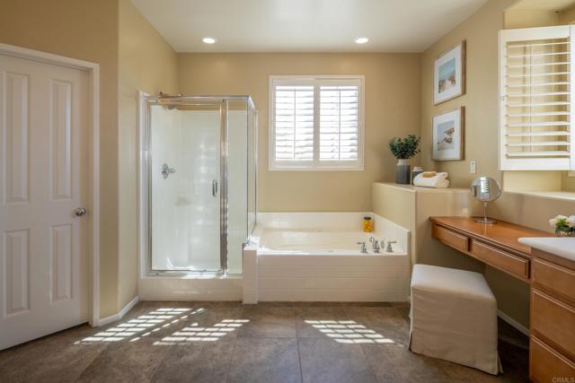 1185 Parkview Drive, Oceanside CA: https://media.crmls.org/mediaz/55c696de-7f63-46c4-8b18-38ea6af7302f.jpg