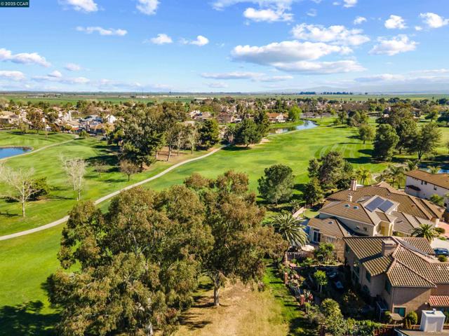 5541 Lanai Court, Discovery Bay CA: https://media.crmls.org/mediaz/55c6af8e-4584-4654-aed0-a5094316e6f5.jpg