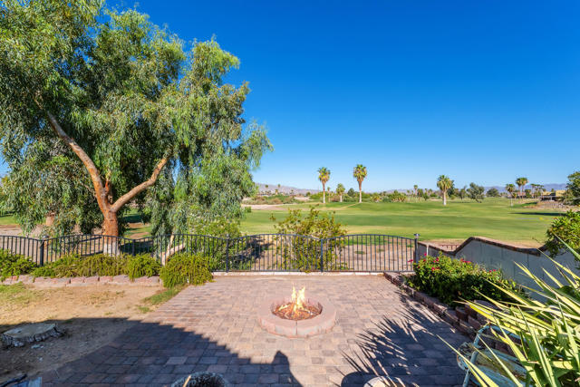 204 Fairway Drive, Needles CA: https://media.crmls.org/mediaz/55c6b909-c8ad-411c-8823-0c36bb91fedc.jpg