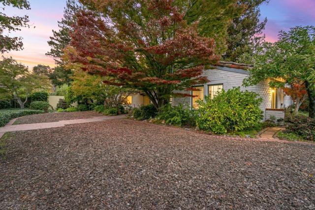 3691 Laguna Avenue, Palo Alto CA: https://media.crmls.org/mediaz/55c6efb5-c582-499e-8c60-164cadcbab27.jpg