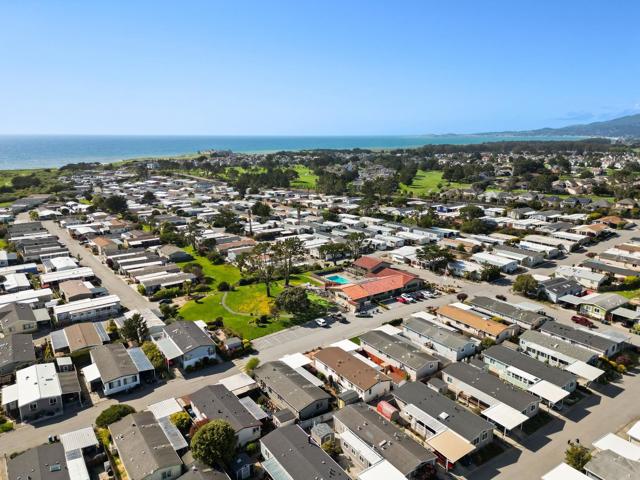 118 Canada Cove Avenue, Half Moon Bay CA: https://media.crmls.org/mediaz/55c6f7f3-bd1a-440c-b9e9-b96d175dd491.jpg