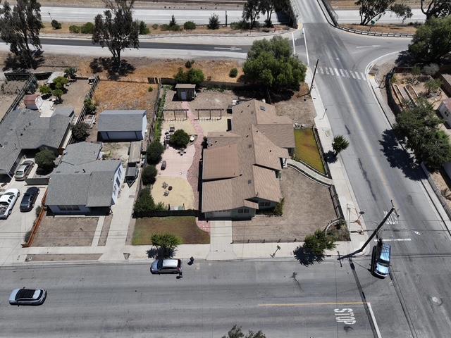 434 Oak Avenue, Greenfield CA: https://media.crmls.org/mediaz/55c71317-f201-4d57-828b-7e9f43c64483.jpg