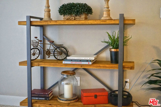 151 E HOLLY Street, Pasadena CA: https://media.crmls.org/mediaz/55c75404-25f5-4439-9c7e-8c0bd89e8a2e.jpg