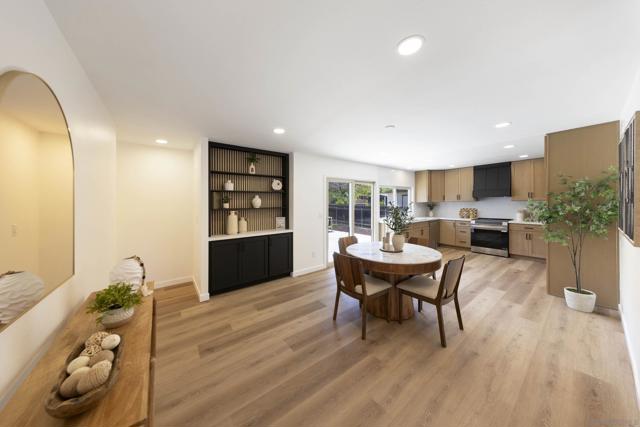 7225 Laura Ct