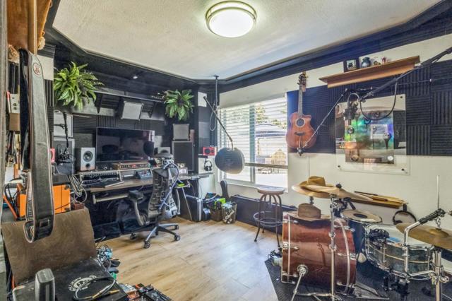 3843 Marfrance Drive, San Jose CA: https://media.crmls.org/mediaz/55c7910c-c5ca-4647-9a96-62852aecf657.jpg