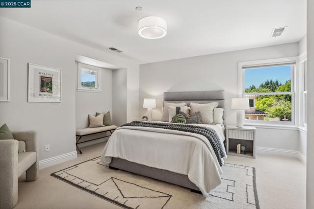 10 Candlelight Lane, Lafayette CA: https://media.crmls.org/mediaz/55c7c7d0-45f9-435d-af16-02bc912314fd.jpg