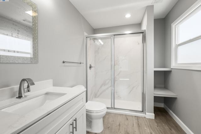 193 W Macarthur Blvd, Oakland CA: https://media.crmls.org/mediaz/55c80b43-1ad2-467d-8719-56d31bcd3986.jpg