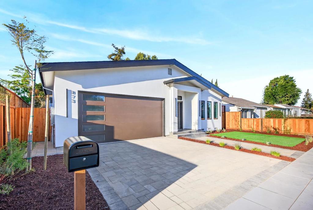 873 Cedar Avenue