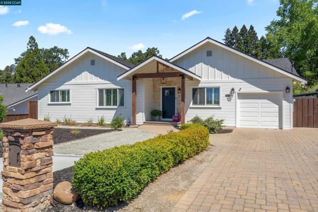 273 Valle Vista Dr, Danville CA: https://media.crmls.org/mediaz/55c87e21-7a0e-4b3a-8098-9d7c2ea0da6c.jpg