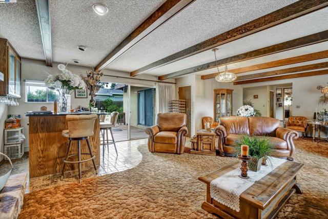664 Berry Ave, Hayward CA: https://media.crmls.org/mediaz/55c8a7ab-33ca-441d-867f-9e7cfbf4d062.jpg