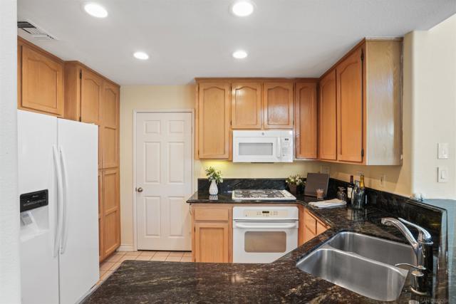 12670 Springbrook Dr, San Diego CA: https://media.crmls.org/mediaz/55c8ac2b-e942-475a-ab96-0e6001fa3e08.jpg