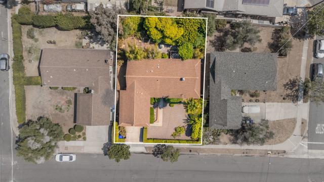 6547 Radcliffe Drive, San Diego CA: https://media.crmls.org/mediaz/55c97595-d3e8-4365-8652-3ab45603cc4a.jpg