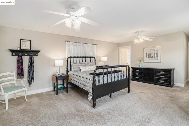 210 Delta Ave, Brentwood CA: https://media.crmls.org/mediaz/55c99ce9-e2e8-4fca-b9d2-1f190f23e0b7.jpg