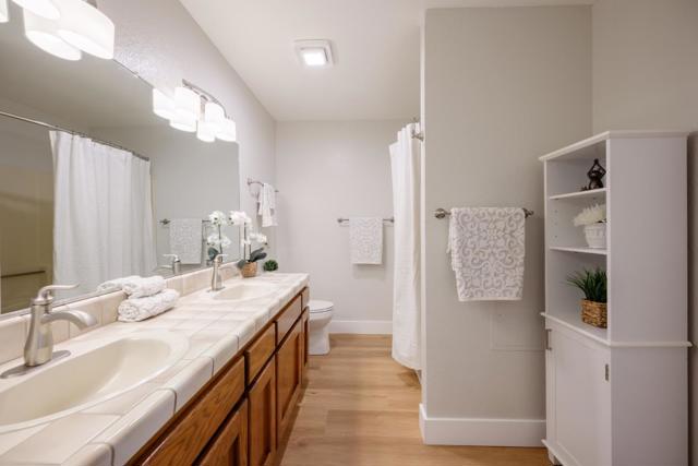 42 Arabian Way, Scotts Valley CA: https://media.crmls.org/mediaz/55ca77d6-09ee-423d-b9c8-7cd03e410855.jpg