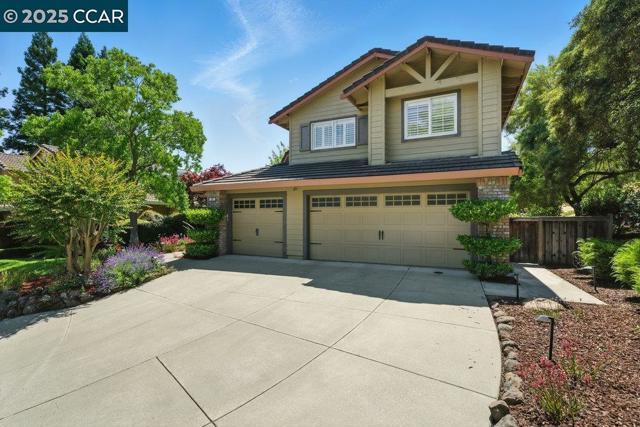 29 Blue Haven Ct, Danville CA: https://media.crmls.org/mediaz/55ca932b-c3fe-49a0-8cae-8596d73221e1.jpg