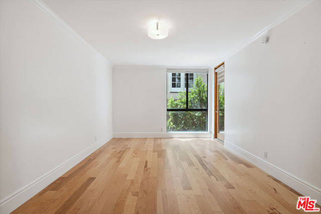 1250 S Beverly Glen Boulevard, Los Angeles CA: https://media.crmls.org/mediaz/55caa2f3-dbe6-4ab0-b346-d30f71734d69.jpg