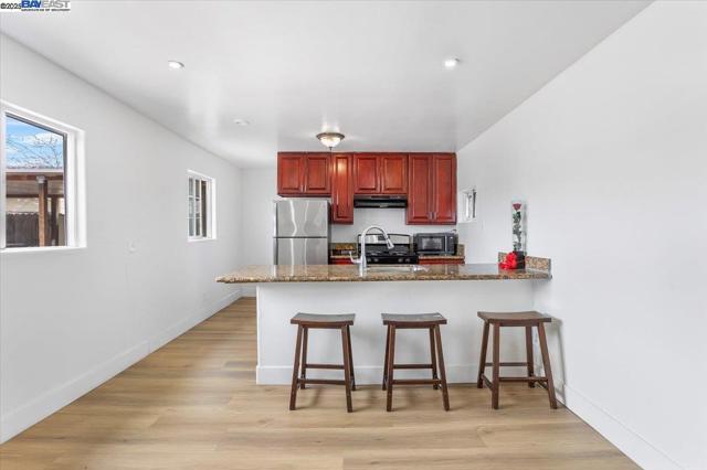 24753 Willimet Way, Hayward CA: https://media.crmls.org/mediaz/55caa3a9-b9f7-4d26-acf0-8910061c8fe6.jpg