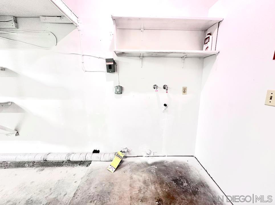 https://media.crmls.org/mediaz/55cb6496-3d89-4cb0-8caf-4c50d638abd2.jpg?preset=X-Large